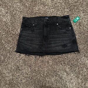 GAP Women's Charcoal Mini Skirt